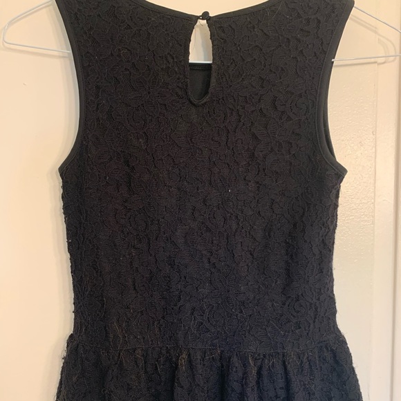 Lace peplum top - Picture 6 of 9